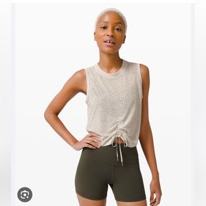 Cinch Me Up Front Tank *Veil |
Tank Tops. Size 6